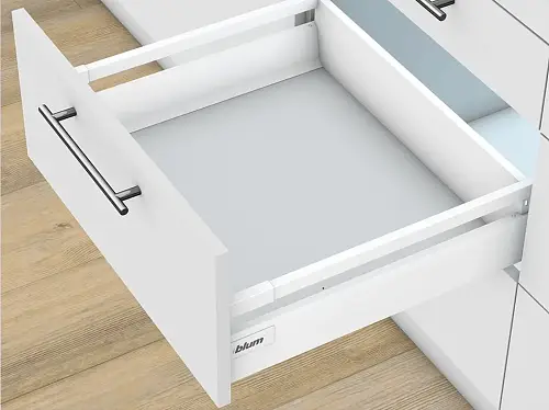 Выдвижной ящик BLUM TANDEMBOX antaro, L-500 мм, средний C (1 рейлинг), белый — купить оптом и в розницу в интернет магазине GTV-Meridian.